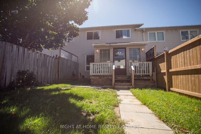 92 Farquhar Pl, House attached with 3 bedrooms, 2 bathrooms and 2 parking in Elliot Lake ON | Image 22