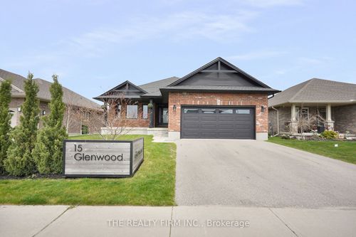15 Glenwood St, St Thomas, ON, N5R0G9 | Card Image