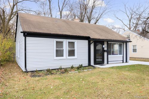 22121 Condon St, Oak Park, MI, 48237-2923 | Card Image