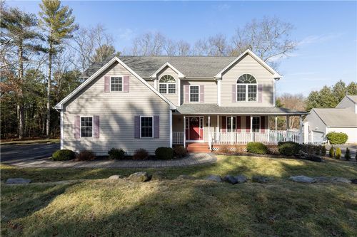 47 Wooded Grove Cir, West Kingston, RI, 02892-1966 | Card Image