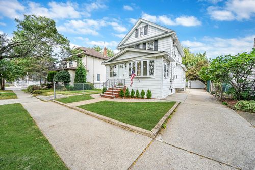 258 87th Ave, Floral Park, NY, 11001-1447 | Card Image