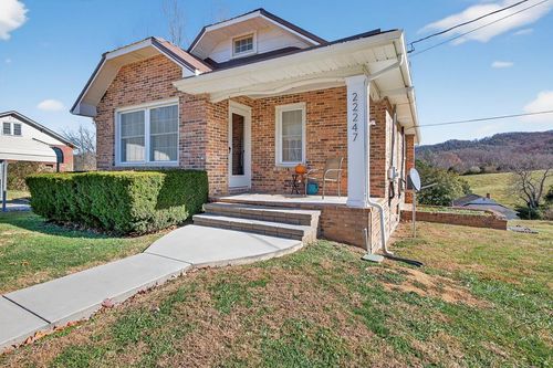 22247 Lincoln Cir, Damascus, VA, 24236-2529 | Card Image