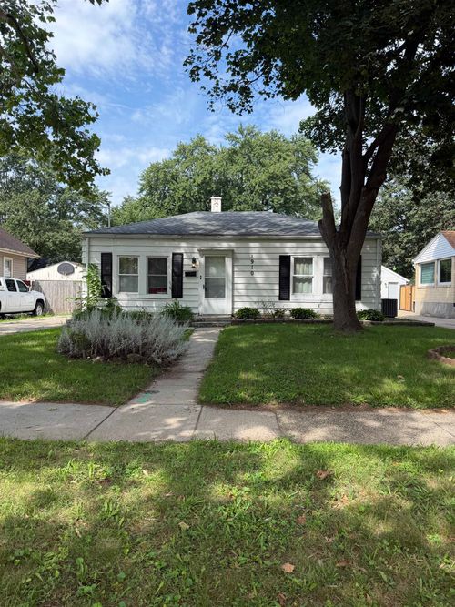 1910 Carney Ave, Rockford, IL, 61103-4322 | Card Image