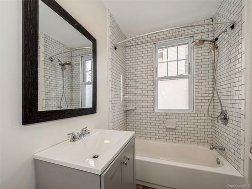 1-236 Mansion St, Poughkeepsie, NY, 12601-2629 | Card Image