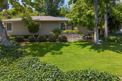 229 Glenullen, Pasadena, CA, 91105 | Card Image