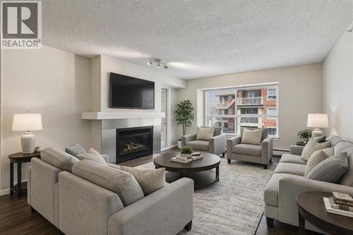 102-25 Richard Pl Sw, Calgary, AB, T3E7N1 | Card Image