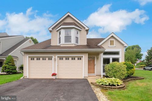 56 Ridgewood Way, BURLINGTON, NJ, 08016-4267 | Card Image