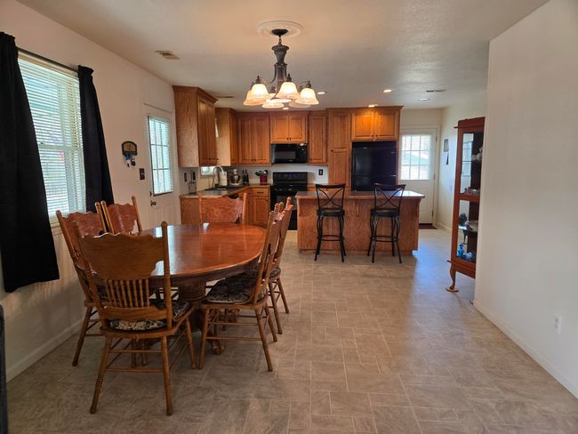 Dining area | Image 14