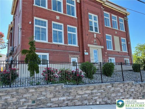 apt-10-216 Penn St, BATH, PA, 18014-1531 | Card Image