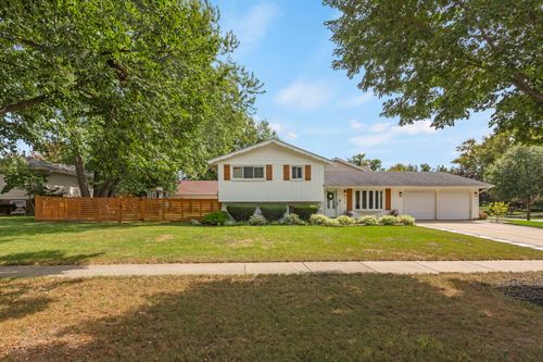 1717 Vassar Ct, Schaumburg, IL, 60193-3320 | Card Image