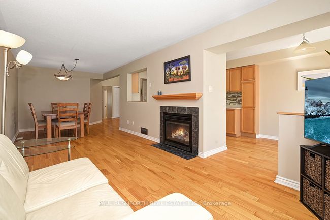 4587 Ogilvie Walk Cres, House attached with 3 bedrooms, 3 bathrooms and 2 parking in Gloucester ON | Image 6