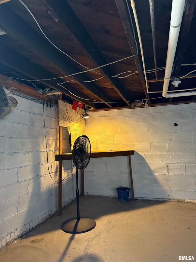 825 W Sloan St, House other with 2 bedrooms, 1 bathrooms and null parking in Harrisburg IL | Image 11