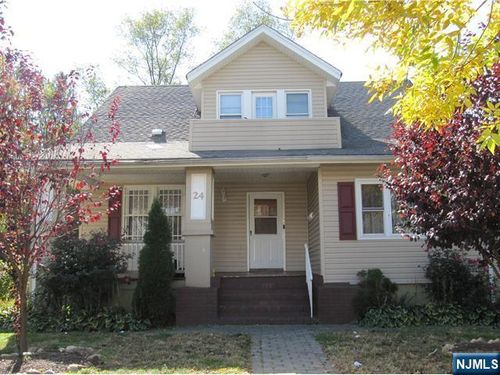 24 Washington Pl, Teaneck, NJ, 07666-6125 | Card Image