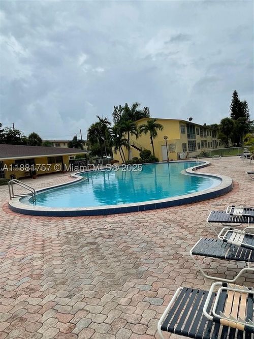 d112-20201 Ne 29th Ct, Aventura, FL, 33180-2012 | Card Image