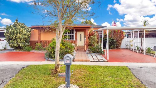 5015 E Palm Ct, Hialeah, FL, 33013-1434 | Card Image