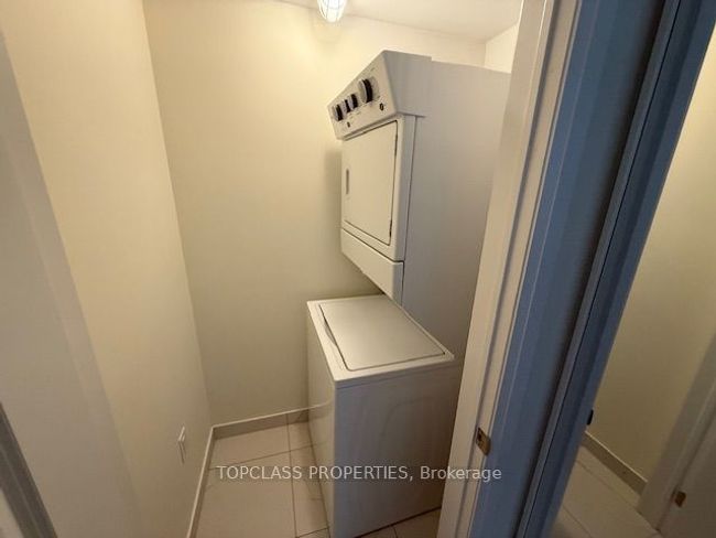 357 - 75 Attmar Dr, Condo with 2 bedrooms, 3 bathrooms and 1 parking in Brampton ON | Image 5