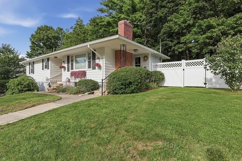 28 Hilltop Circle, Worcester, MA, 01609 | Card Image