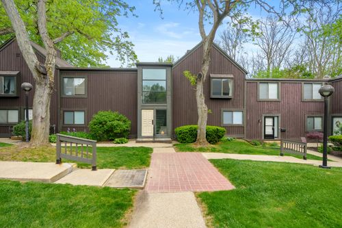 d-150 Carberry Hill Ct, Kalamazoo, MI, 49006-4367 | Card Image