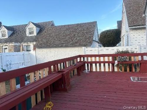 980 Wallace Ave, North Baldwin, NY, 11510-2147 | Card Image