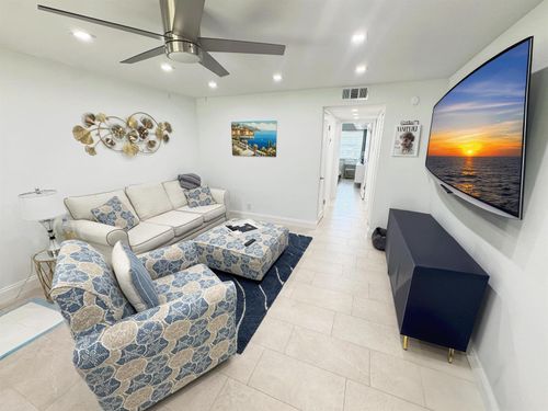 18 Piedmont A, Delray Beach, FL, 33484-5003 | Card Image
