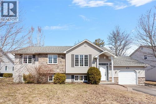 75 Mcandrew St, Moncton, NB, E1G4Z2 | Card Image