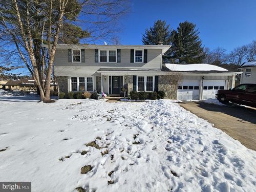 8 Inverness Ct, WILMINGTON, DE, 19808-1813 | Card Image