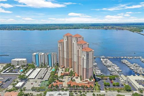 j2410-2090 W 1st St, FORT MYERS, FL, 33901-3103 | Card Image