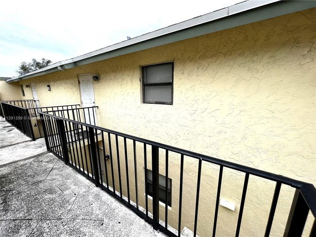 B4 - 2291 Linton Ridge Cir, Condo with 2 bedrooms, 2 bathrooms and null parking in Delray Beach FL | Image 16