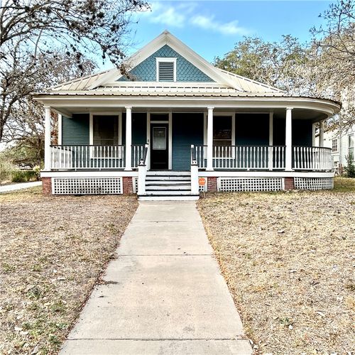 609 E Corpus Christi St, Beeville, TX, 78102-5007 | Card Image
