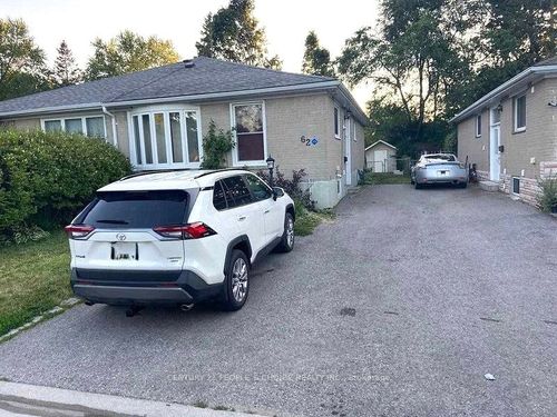 b-62 Tecumseh Dr, Aurora, ON, L4G2X4 | Card Image