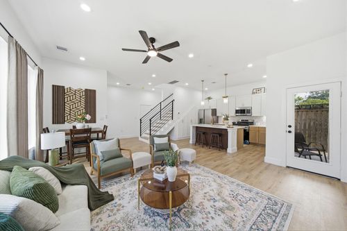 8904 Knoll Leaf Dr, Houston, TX, 77080 | Card Image