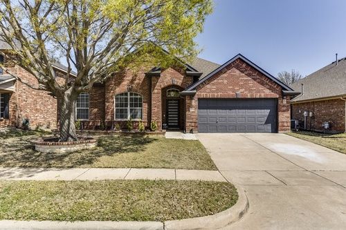 9115 Wild River Dr, Arlington, TX, 76002-5020 | Card Image