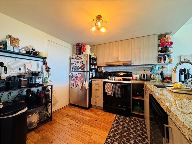 APT-603 - 8233 Harding Ave, Condo with 1 bedrooms, 2 bathrooms and null parking in Miami Beach FL | Image 5