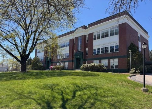 204-140 High St, Westerly, RI, 02891-1865 | Card Image