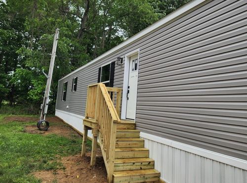 152 Roundtop Cir, Scottdale, PA, 15683-1195 | Card Image