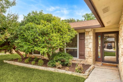 5334 Walnut Vista Dr, San Antonio, TX, 78247-4612 | Card Image