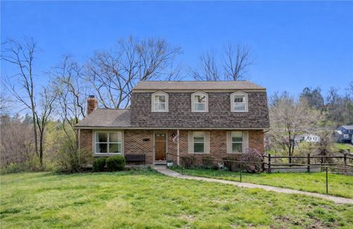 1637 Queens Dr, South Park, PA, 15129-8836 | Card Image