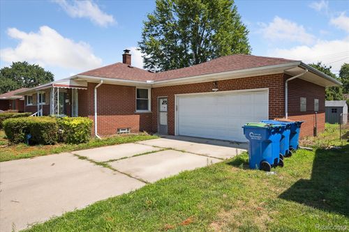 24156 Hill Ave, Warren, MI, 48091-1753 | Card Image