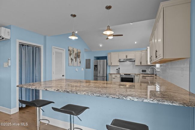 247 Bay View Blvd, House other with 4 bedrooms, 3 bathrooms and 1 parking in Atlantic Beach NC | Image 9