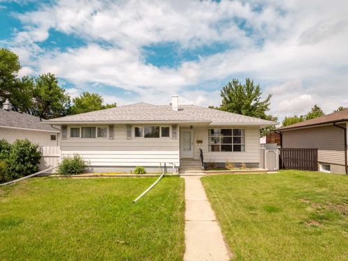 2405 13 Ave S, Lethbridge, AB, T1K0S7 | Card Image