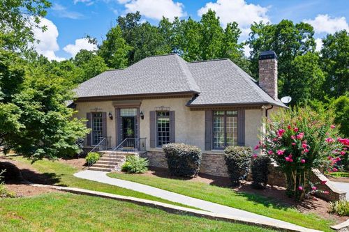 13 Centerport Dr, White, GA, 30184-2764 | Card Image