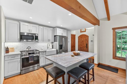 4 Rock Creek Ct, Donnelly, ID, 83615 | Card Image