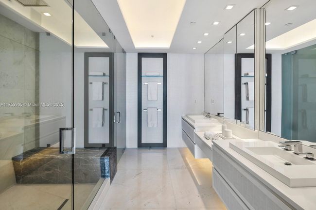 APT-606 - 100 S Pointe Dr, Condo with 3 bedrooms, 5 bathrooms and null parking in Miami Beach FL | Image 12