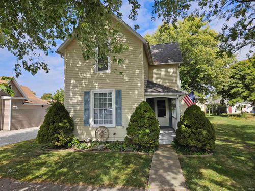 406 W Anderson St, Wolcott, IN, 47995-8091 | Card Image