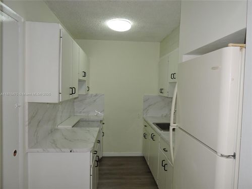 1-681 Ne 3rd Pl, Hialeah, FL, 33010-5005 | Card Image