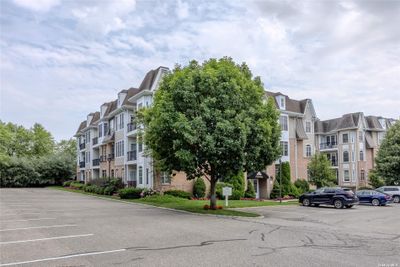 1 - 408 Pacing Way, Condo with 2 bedrooms, 2 bathrooms and 1 parking in Westbury NY | Image 2