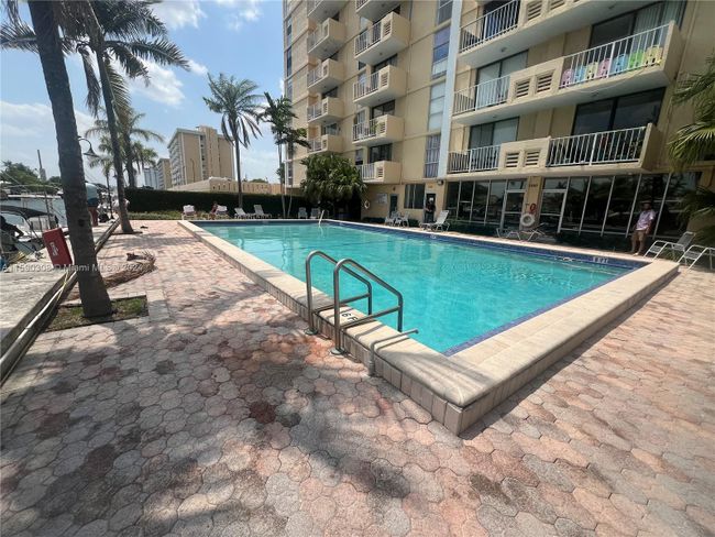 303 - 2350 Ne 135th St, Condo with 2 bedrooms, 2 bathrooms and null parking in North Miami FL | Image 41