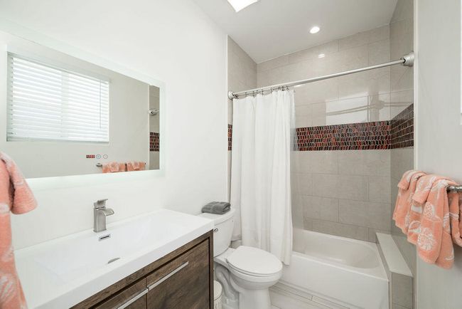 Guest Bathroom | Image 25