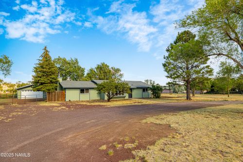 8755 Marys Dr, Flagstaff, AZ, 86004-9493 | Card Image