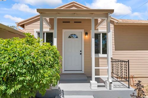 2512 Tennessee St, Vallejo, CA, 94591-4709 | Card Image